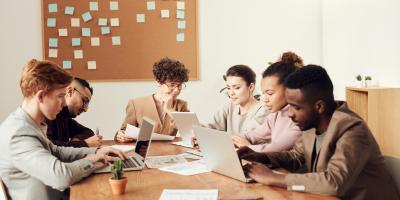 Webinar Navigating Change Adapting to New Management and Policies v2
